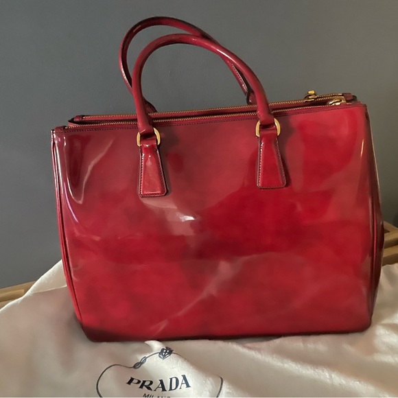 Prada limited edition tote - Picture 3 of 5